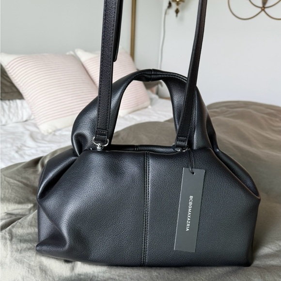 BCBG Max Azria Black Puffy Vegan Leather Bag NWT Baddie Purse Tote Quiet Luxury - Picture 2 of 6